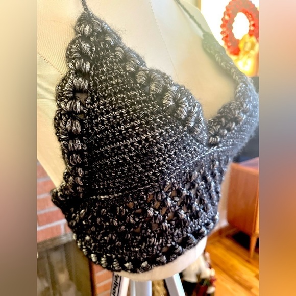 BLACK AND SILVER METALLIC CROCHETED FESTIVAL OR SWIM TOP - Picture 4 of 9